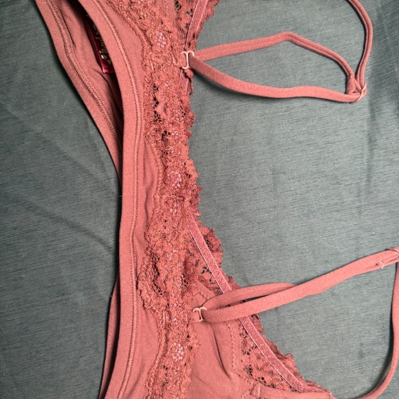 SKIMS - Scoop Neck Lace Bralette - Picture 5 of 5